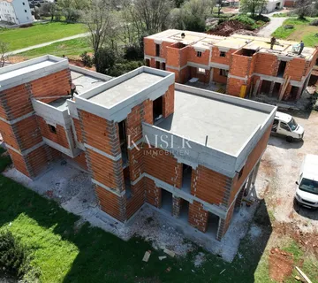 Istra, Medulin- dvojna vila 185m2 s bazenom i pogledom na more - cover