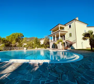 Opatija, Pobri - vila 530m2 na zemljištu od 4.300m2 s jedinstvenim pogledom - cover