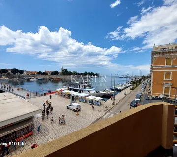 Zadar, stan, Branimirova obala, jedinstvena lokacija 1. red do mora - Nin