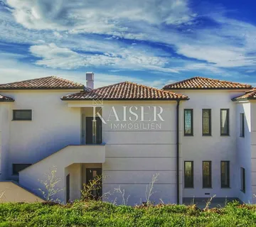 Rijeka, Martinkovac – Luksuzna moderna obiteljska vila s 3 stana, bazenom i pogledom na more - cover