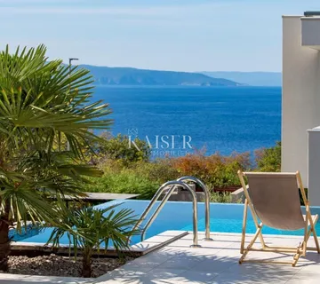 Kostrena, kuća s tri stambene jedinice i prekrasnim pogledom na Kvarner - cover