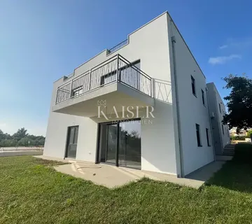 Istra, Poreč, Vabriga - stan u prizemlju 94m2 sa okućnicom 160m2 - cover