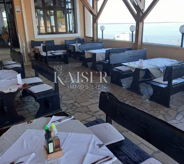 Otok Lošinj, Mali Lošinj - poslovni prostor 1. red do mora