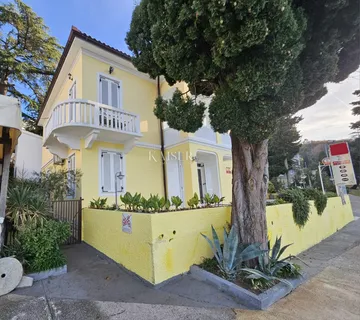 Otok Krk, Omišalj - pansion 1. red do mora - cover