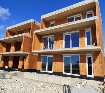 Istra, Poreč - kuća s bazenom u roh bau fazi