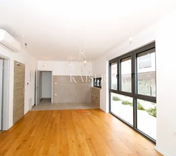 Istra, Rovinj- dvoetažni moderan stan 118m2 s garažom