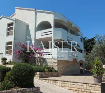 Otok Ugljan – Kuća za investiciju, prvi red do mora - Ugljan, Preko