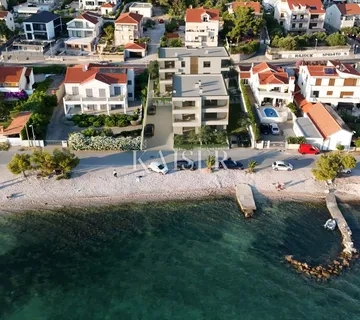 Brodarica, Šibenik - Ekskluzivna novogradnja PRVI RED DO MORA