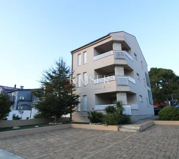Biograd na Moru- Stan sa potkrovljem i pogledom na more - cover