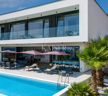 Istra, Medulin- Luksuzna vila 400m2 s infinity bazenom