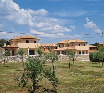 Istra - Juršići - kuća s bazenom - Juršići, Svetvinčenat