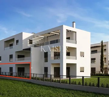 Istra, Poreč - stan u prizemlju s tri spavaće sobe, blizina mora - cover