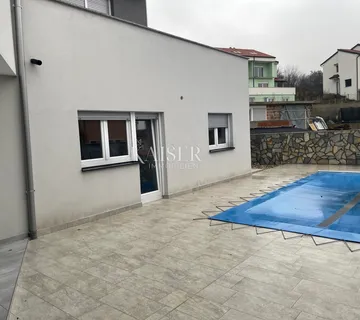 Matulji - stan 3S+DB 150 m2 s okućnicom - cover