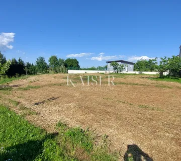 Istra, Novigrad - građevinsko zemljište za obiteljsku kuću, 1100 m2 - cover