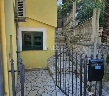 Mali Lošinj - kuća s dvorištem 500 m od mora i centra - cover