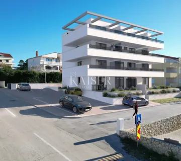 Pag, Povljana - dvoetažni stan 127,6 m2 blizu plaže.