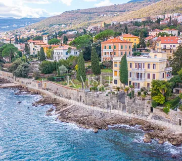 Opatija, stan 102m2 u vili I red do mora