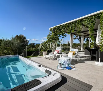 Otok Krk, Malinska-moderna vila 190m2 s pogledom na more - cover