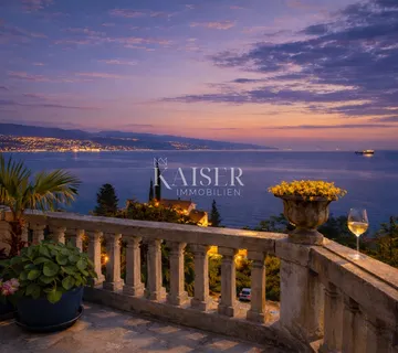 OPATIJA — Cijela etaža vile s otvorenim pogledom na more i potencijalom potkrovlja