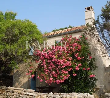 Mali Lošinj, Punta Križa – Posjed od 7,6 ha s kamenom kućom - cover