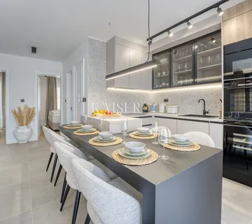 Otok Krk, grad Krk - ekskluzivan dvoetažni apartman