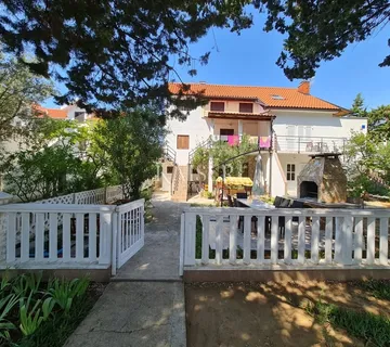 Zadar – Sabunike kuća sa 6 apartmana 233 m2 - cover
