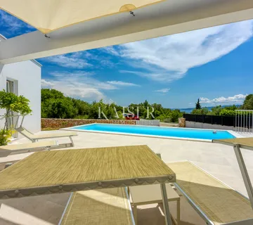 Otok Krk, okolica Krka - predivna vila s pogledom na more, 110 m2