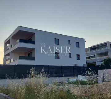 Istra, Novigrad - dvosoban stan sa dnevnim boravkom, 66m2, drugi kat sa prekrasnim pogledom - cover