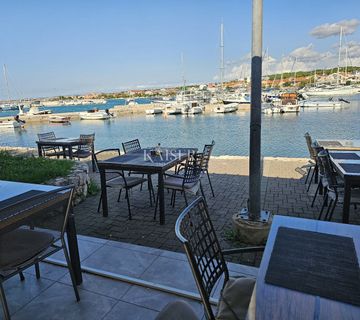 Zadar, Bibinje stambeno-poslovna kuća uz more  - cover