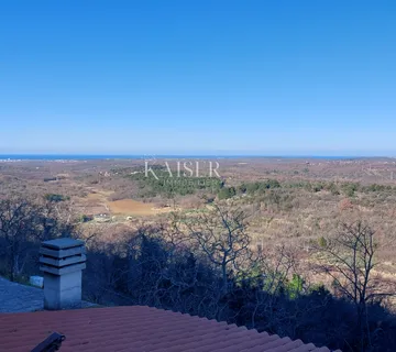 Istra, Buje - starina u starom gradu, 162 m2, sa potencijalom - cover
