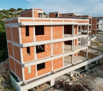 Prostrani obiteljski stan (Stan 3) na prvom katu s predivnim pogledom na more, Mandalina - Šibenik - cover