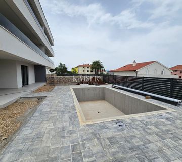 Malinska - apartman 80m2 sa bazenom i okućnicom - cover