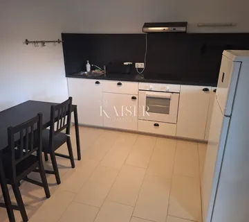 Umag, bliža okolica, odličan stan na 1.katu - cover