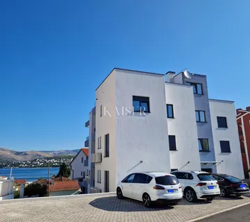 Okrug Gornji, Čiovo - Luksuzni penthouse s krovnom terasom i panoramskim pogledom na more - cover