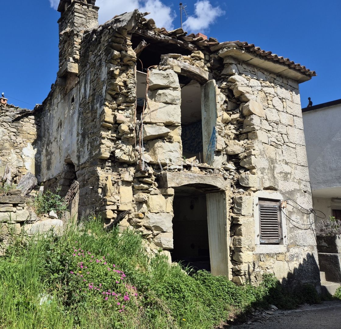 Istra, Buzet - kamene ruševne starine, 56m2 za obnovu - cover