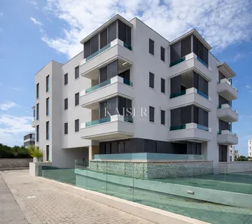 Zadar–Borik | Moderan trosobni stan s dva balkona i pogledom na more - cover