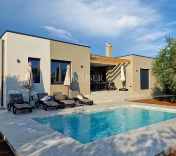 Istra, Galižana- moderna prizemnica 152m2 s bazenom i velikom okućnicom - cover