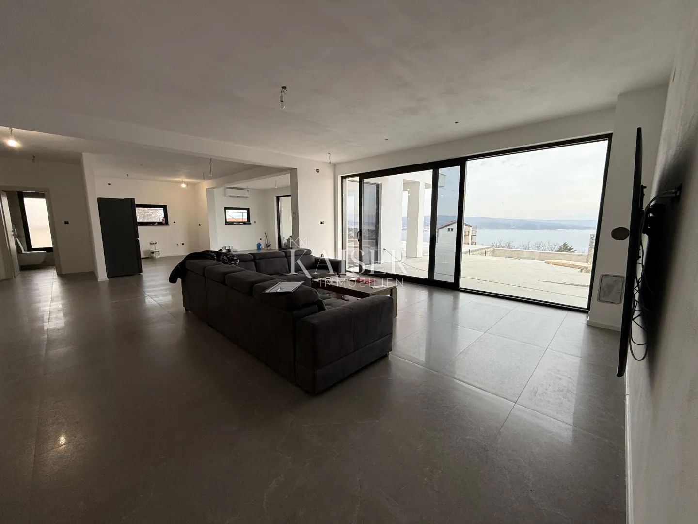 Crikvenica, luksuzna vila s bazenom i pogledom na more - cover