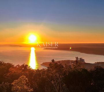 Istra, Labin - građevinsko zemljište nedaleko od mora, 5.600 m2 - cover