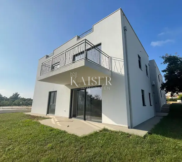 Istra, Poreč, Vabriga - stan u prizemlju 94m2 sa okućnicom od 160m2 - cover