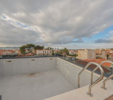 Zadar - luksuzni penthouse 110m2 + krovna terasa 80m2 - cover