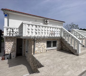 Otok Krk, Dobrinj - samostojeća kuća, 86 m2 - cover