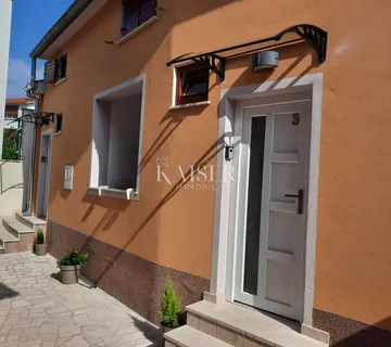 Istra, Medulin - Prilika  kuća sa tri apartmana - cover