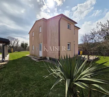 Krk, Gostinjac - kuća 95m2 sa dva odvojena stana  - cover