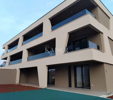 Istra, Umag, moderan stan u prizemlju - cover