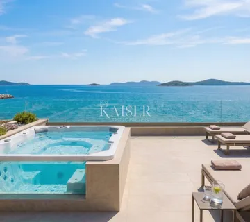 Pag, Kolan, penthouse 104 m2, prvi red do mora - cover