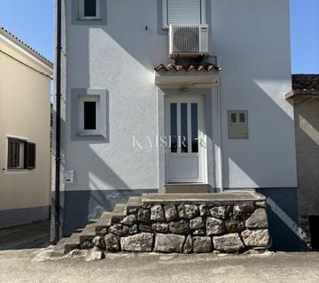 Brseč, srednjovjekovna jezgra - kuća, 87 m2 - cover