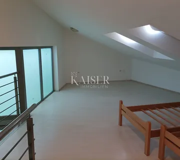 Umag, Zambratija, dvoetažni stan 350m od mora! - cover