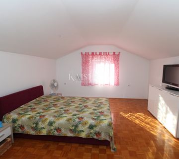 Istra - Poreč, obiteljska kuća sa apartmanima top lokacija - cover