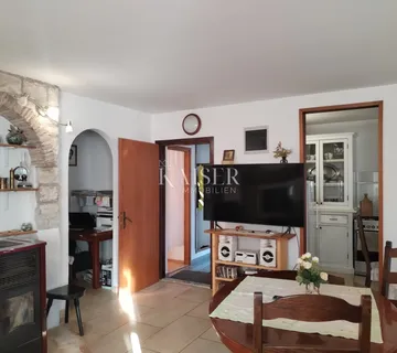 Istra, Novigrad, prodaja 2 stana svaki po 64m2 - cover